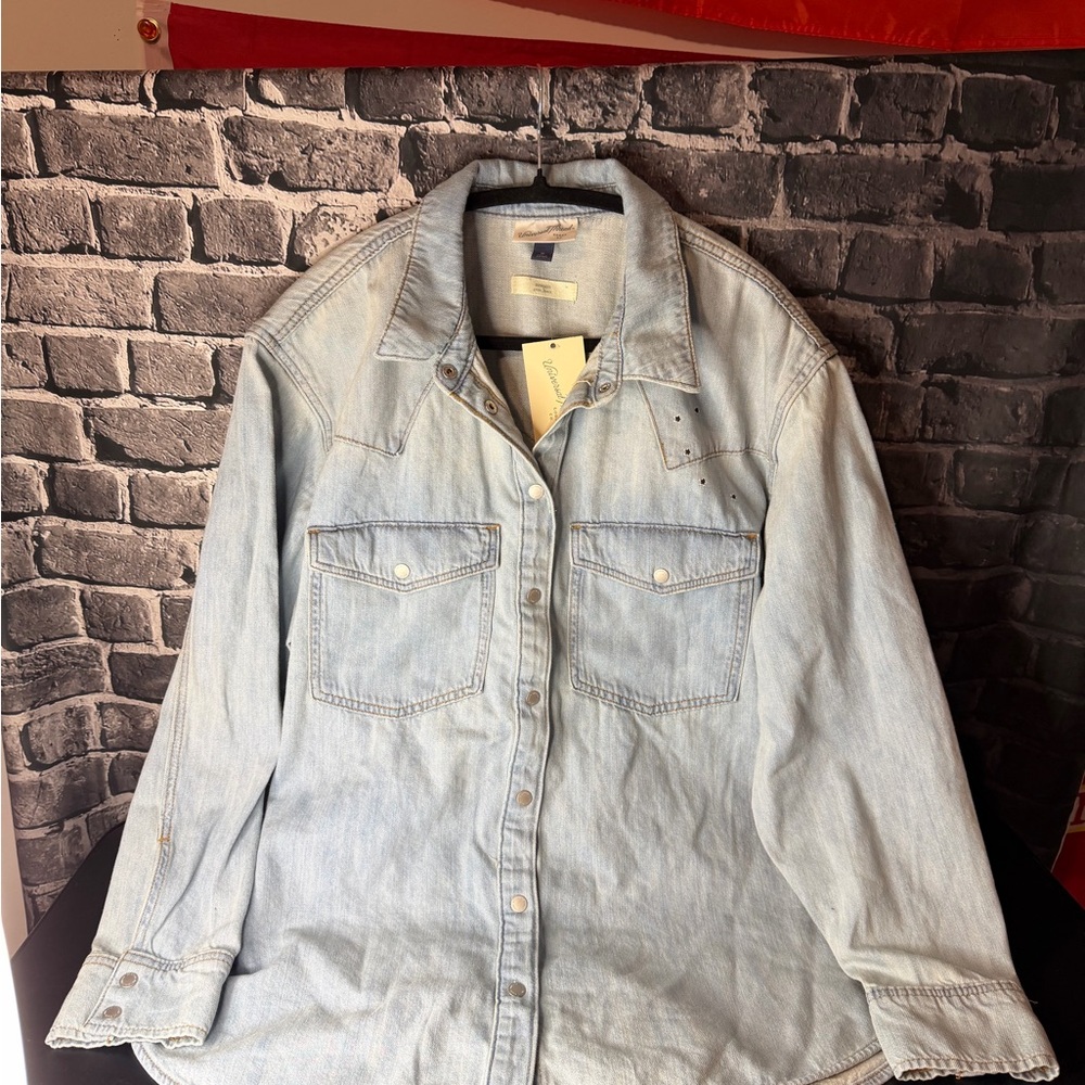 Universal Thread Light Blue Button Down Shirt